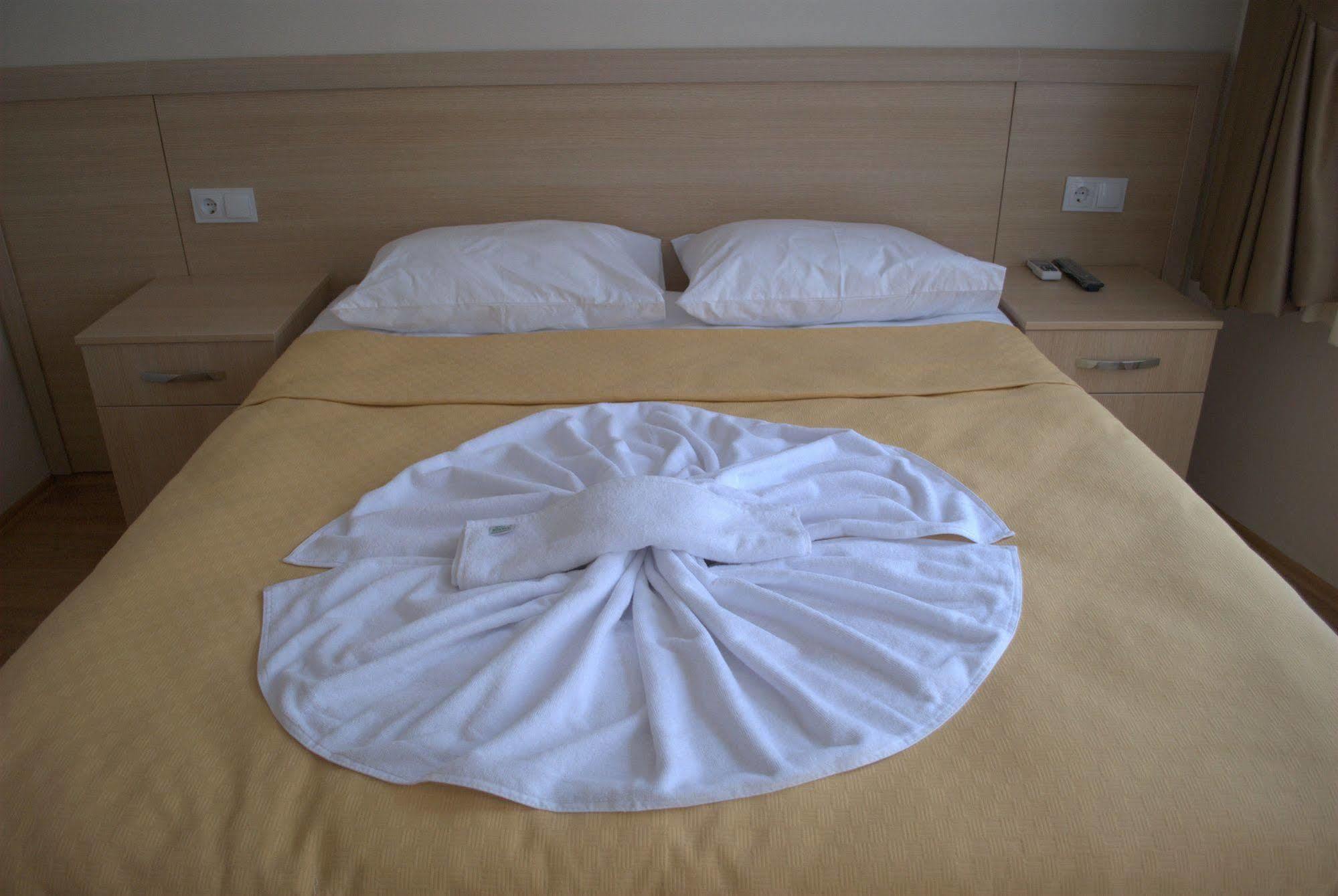 Piya Boutique Hotel *